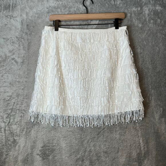 SAYLOR Pyper White Fringe Sequins Set Size Large Bridal Bachelorette New - Picture 9 of 12